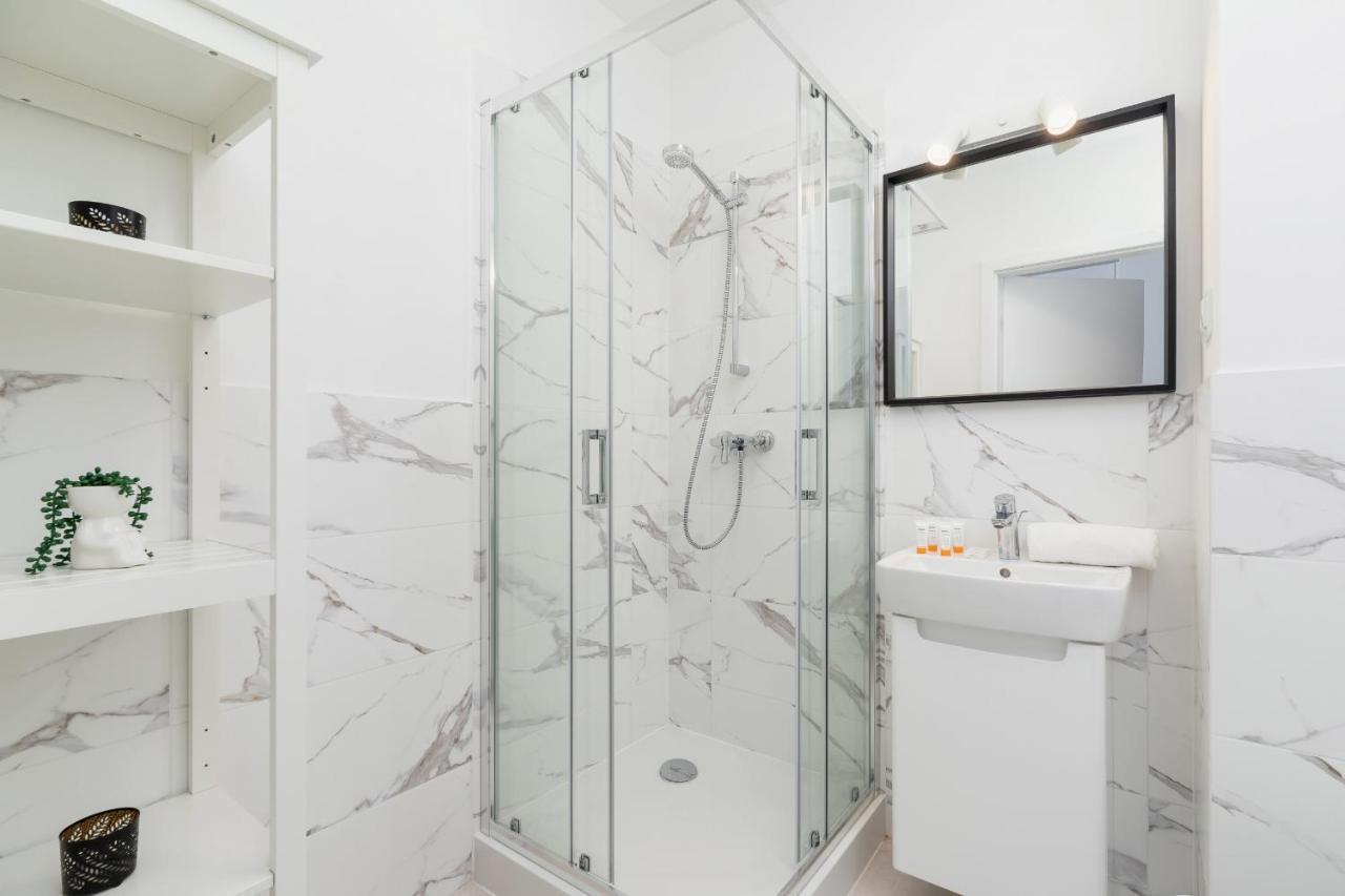 Elegant Pet-Friendly Studio In Krakow By Noclegi Renters Exterior photo